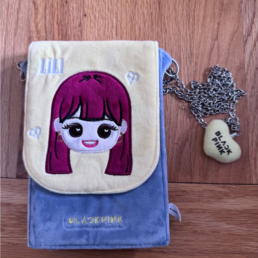 BLACKPINK Lisa “LiLi” crossbody pouch